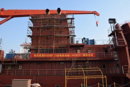 江蘇海新重工熱烈慶祝4艘船舶同日下水、出塢